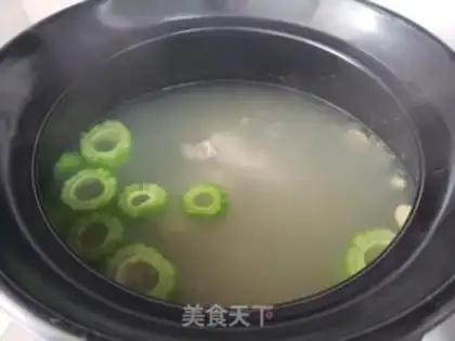 Make Soybean pigbone soup step 7