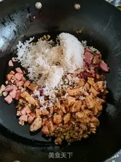 Make Scrambling ham and tofu rice step 2