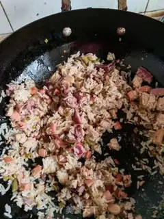 Make Scrambling ham and tofu rice step 3