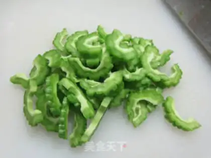 Make Sausage fried bitter melon step 3