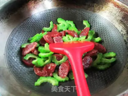 Make Sausage fried bitter melon step 5