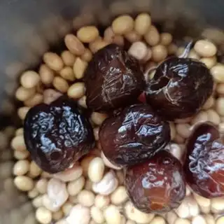 Make Honey dates and soybeans step 2