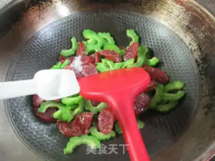 Make Sausage fried bitter melon step 7