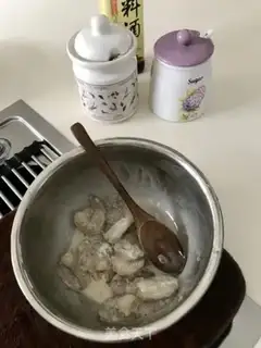 Make Pineapple cucumber shrimp step 1