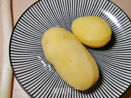 Make Milky mashed potatoes step 1