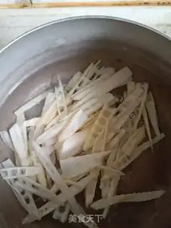 Make A three-coloured vegetable step 0