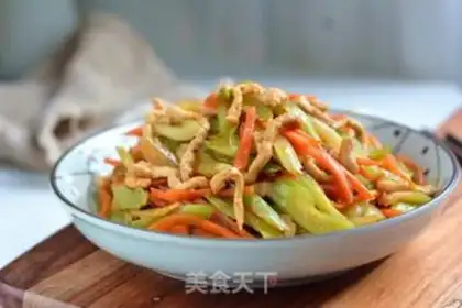 Make The gravy celery carrot step 9