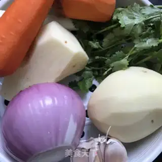 Make Three-juice chicken fin shrimp pan step 1
