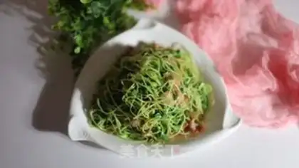 Make Five flowers and black bean sprouts step 5