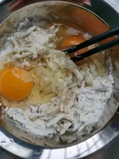 Make Golden mushroom egg pancakes step 2