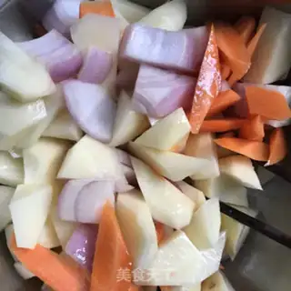 Make Three-juice chicken fin shrimp pan step 4
