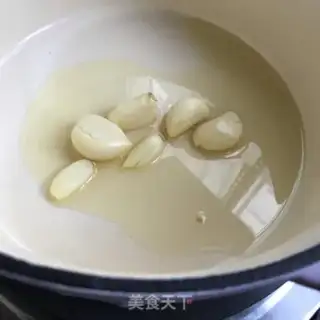 Make Three-juice chicken fin shrimp pan step 5