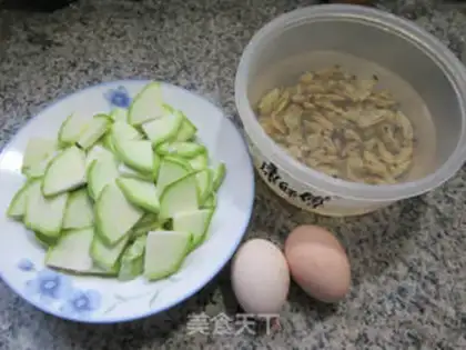 Make Eggs and clams step 0