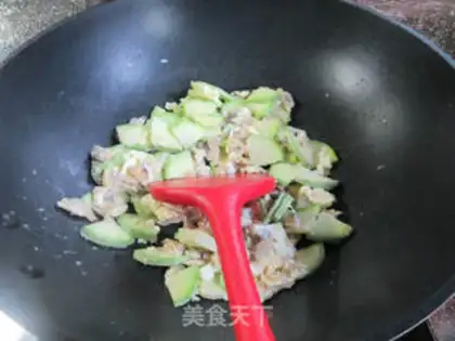 Make Eggs and clams step 3