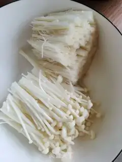 Make Powdered rice in golden mushroom eggs step 1