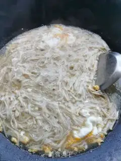 Make Powdered rice in golden mushroom eggs step 5