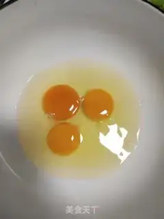 Make Scrambled eggs step 2