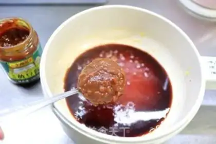 Make Soy sauce, sour egg noodles step 2