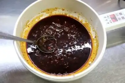 Make Soy sauce, sour egg noodles step 3