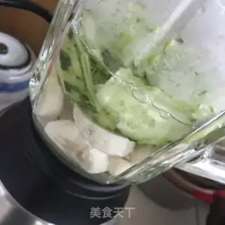 Make Banana cucumber juice step 4