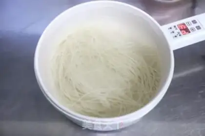 Make Soy sauce, sour egg noodles step 6
