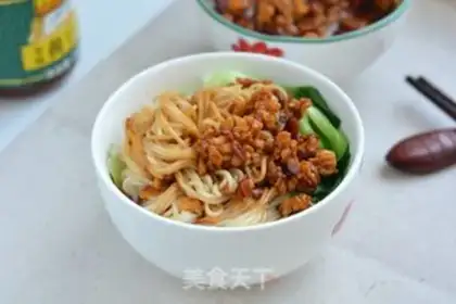 Make Soy sauce, sour egg noodles step 8