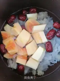 Make The papaya silver ear soup step 2