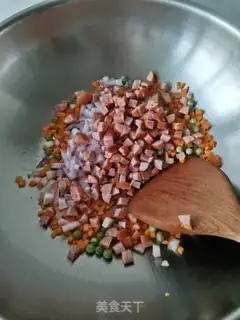 Make Cheese sausage fried rice step 4