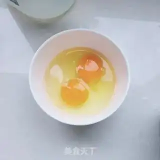 Make Spam eggs with beans step 3