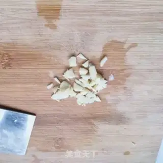 Make Spam eggs with beans step 4