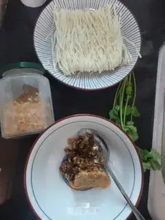 Make Meat sauce noodles step 0
