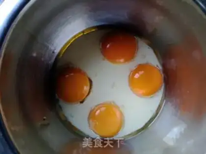 Make Red Cake Roll step 1
