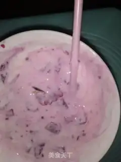Make Flamingo yogurt bowl step 4