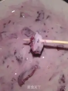 Make Flamingo yogurt bowl step 5