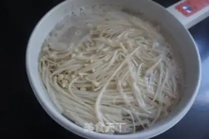 Make Frozen needle mushrooms step 2