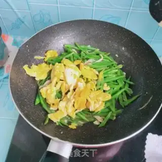 Make Spam eggs with beans step 15