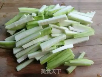 Make Smelt bean rolls step 0