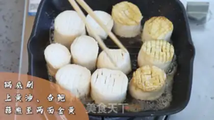 Make Burning garlic almond mushrooms step 2
