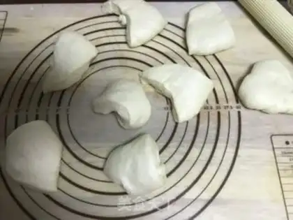 Make Sesame pretzels step 4