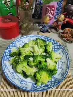 Make Garlic and broccoli step 5
