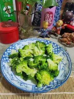 Make Garlic and broccoli step 6