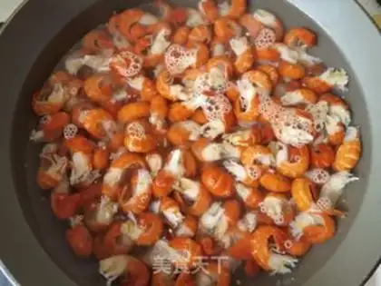 Make Celery onion fried lobster tail step 2