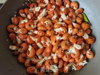 Make Celery onion fried lobster tail step 7