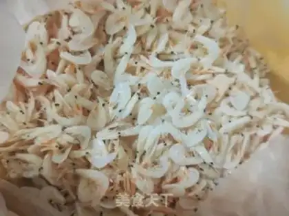 Make Shrimp skin and chili pepper step 1