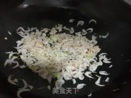 Make Shrimp skin and chili pepper step 2