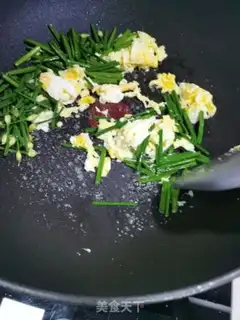 Make Scrambled eggs step 2