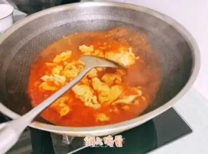 Make Tomato eggs step 8