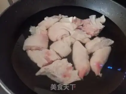 Make A beer and a pig hoof step 0