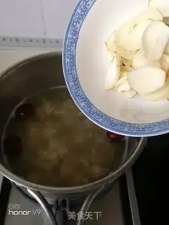 Make Lily