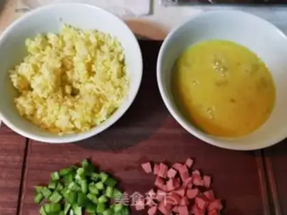 Make Gold egg fried rice step 2